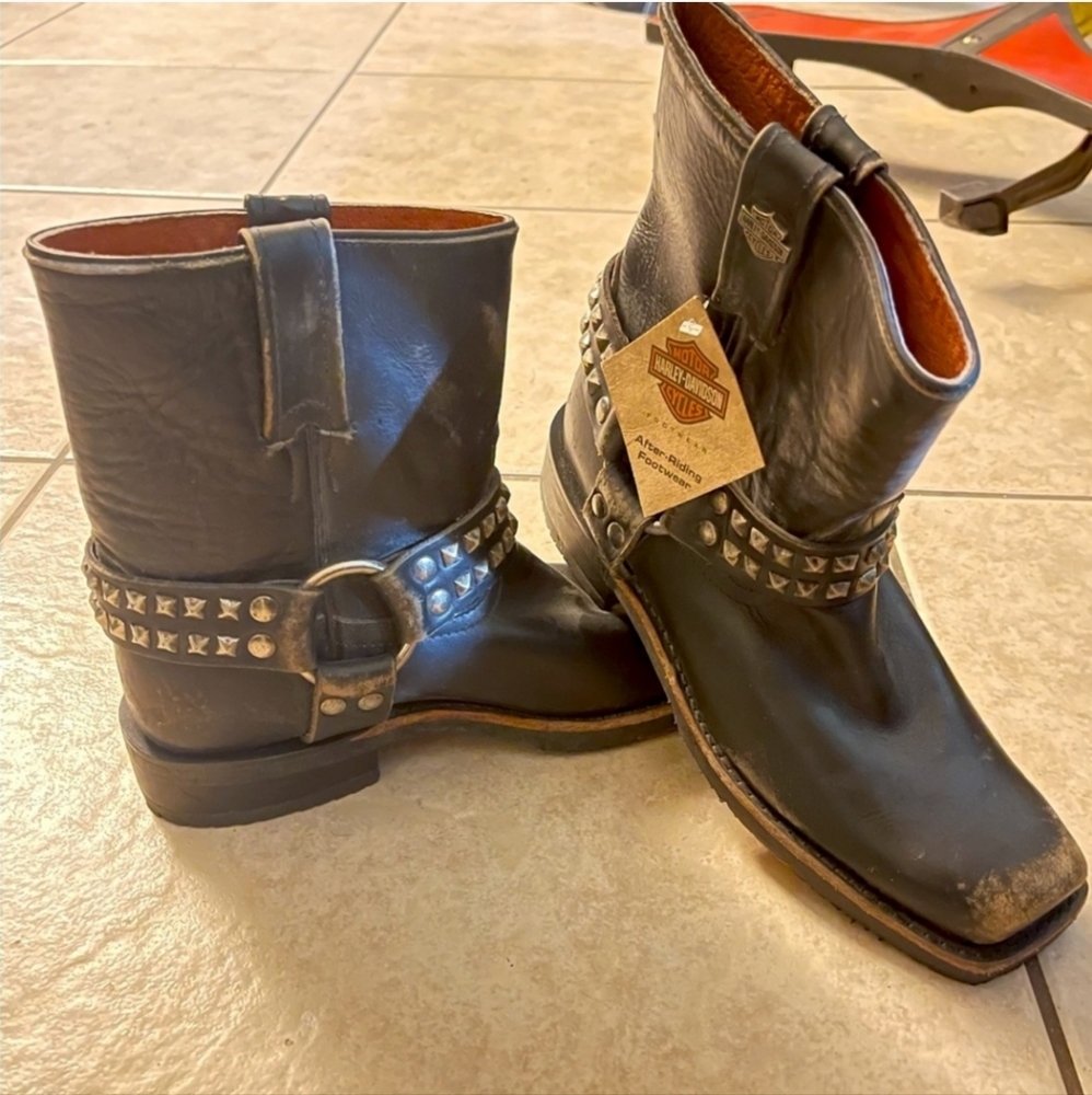 Harley Davidson Women's black distressed boots Size 7